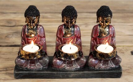 Buda antiguo - sostenedor de vela de tres devotos 2