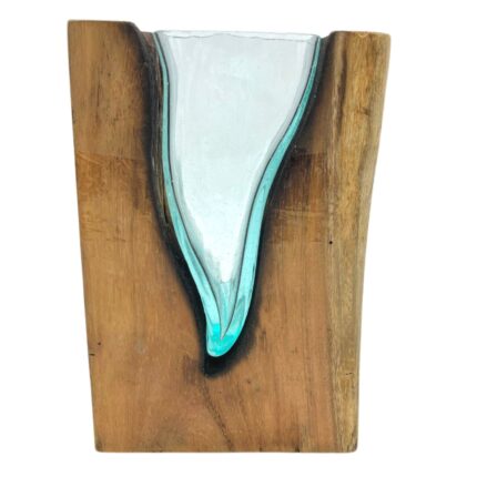 Jarrón de arte en forma de V de vidrio fundido sobre madera 1